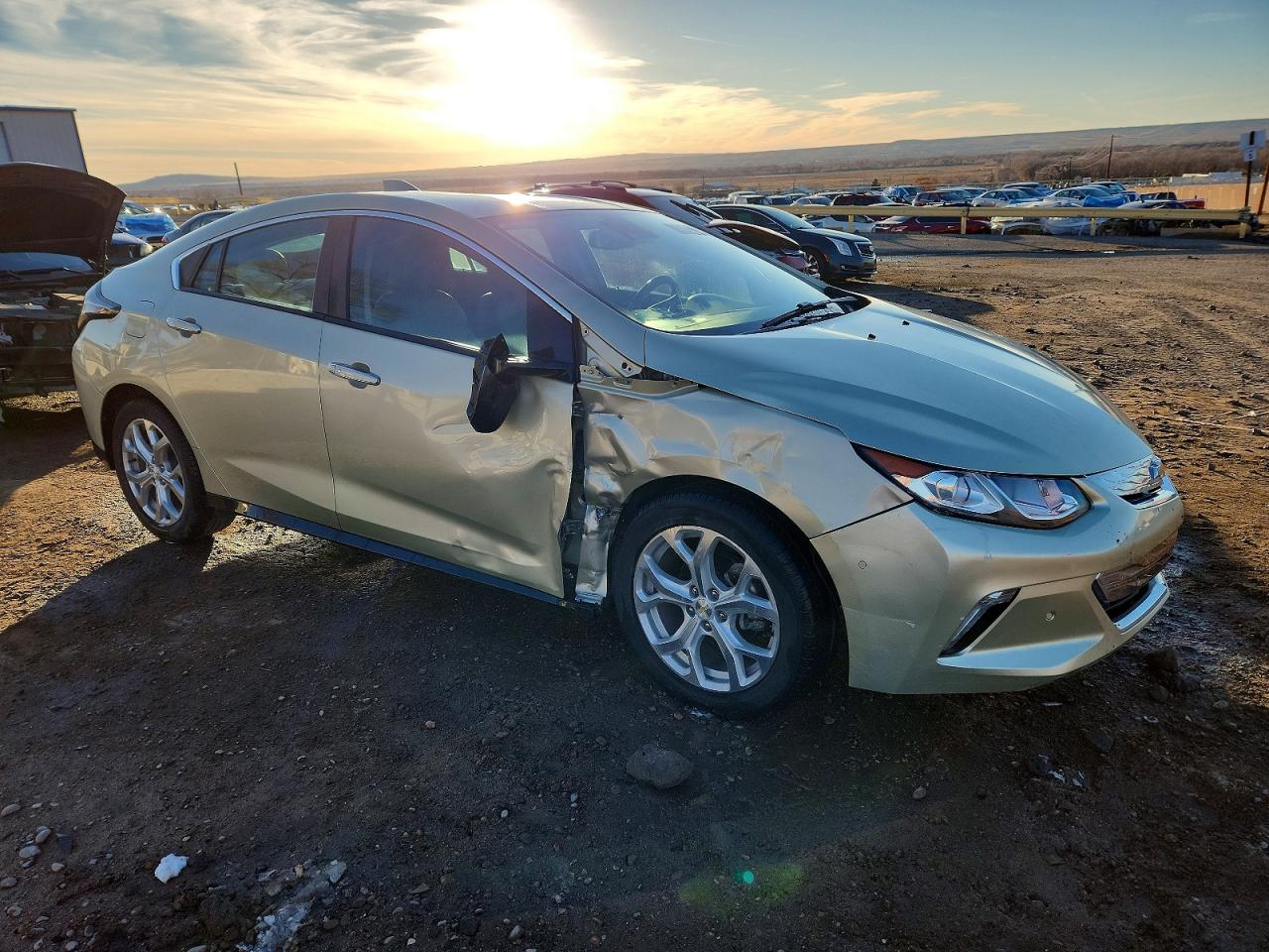 2017 CHEVROLET VOLT PREMIER photo 10