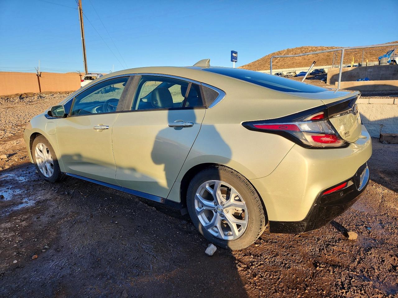 2017 CHEVROLET VOLT PREMIER photo 4