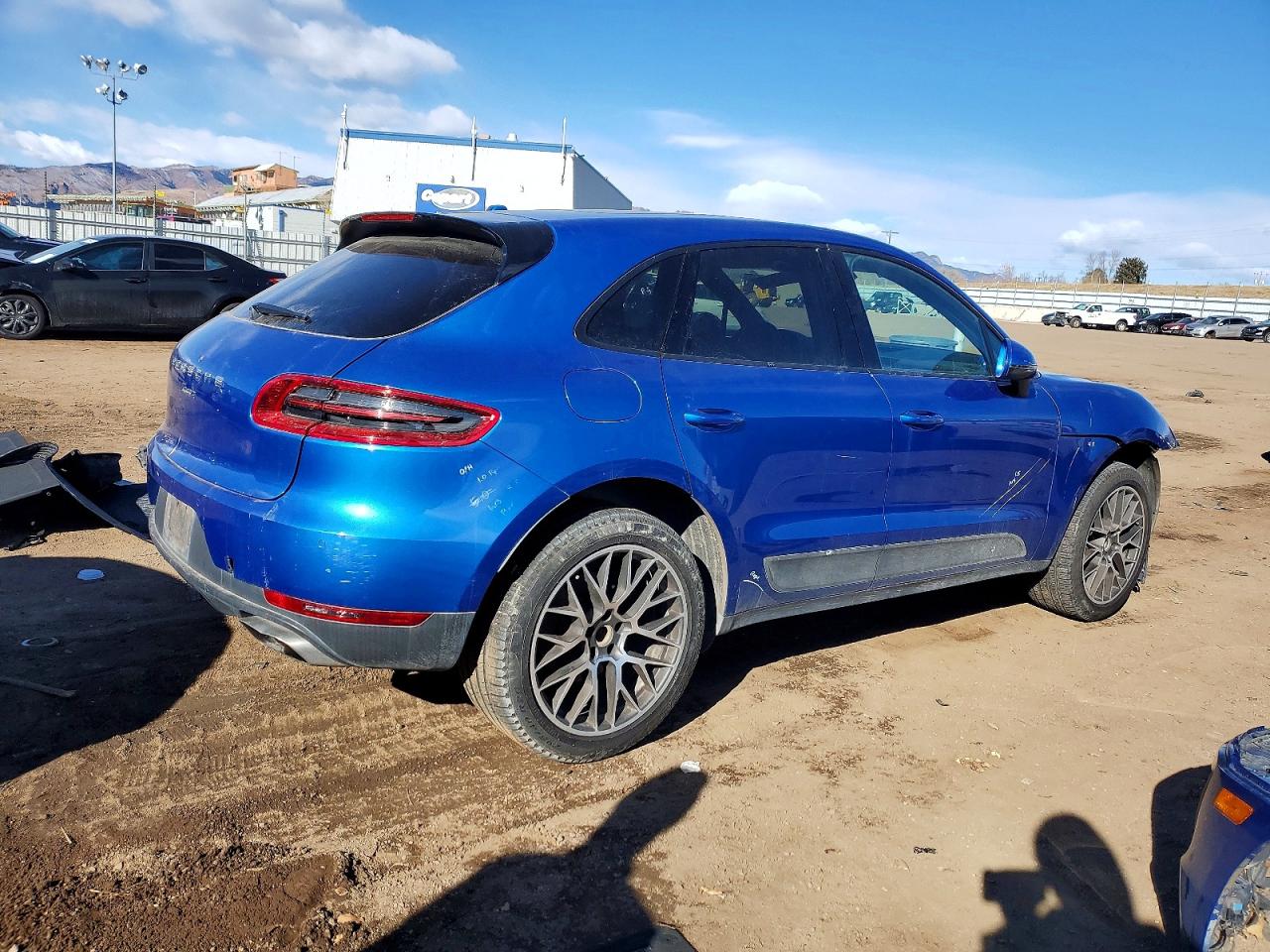 2017 PORSCHE MACAN photo 5