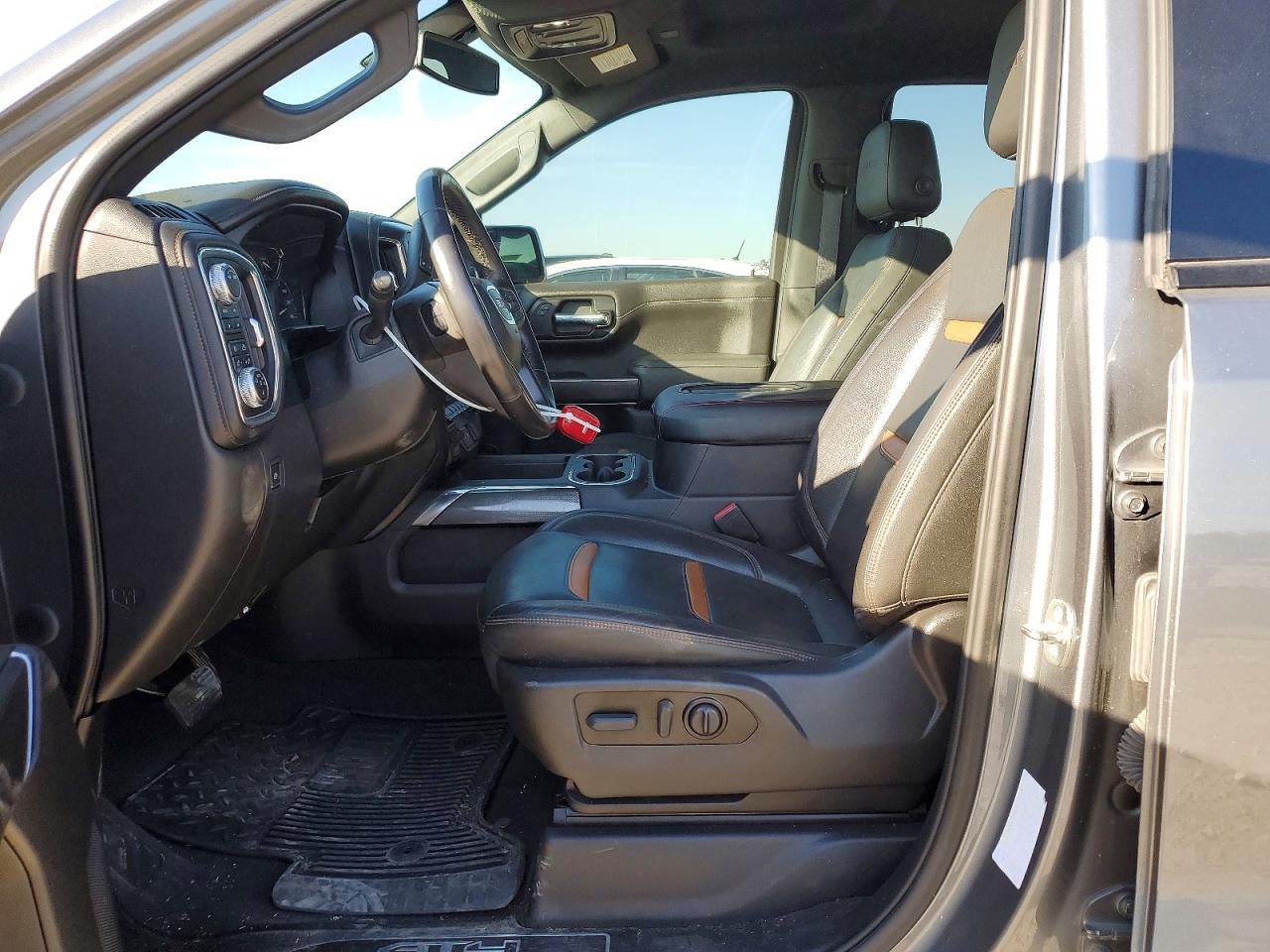 2021 GMC SIERRA K1500 AT4 photo 13