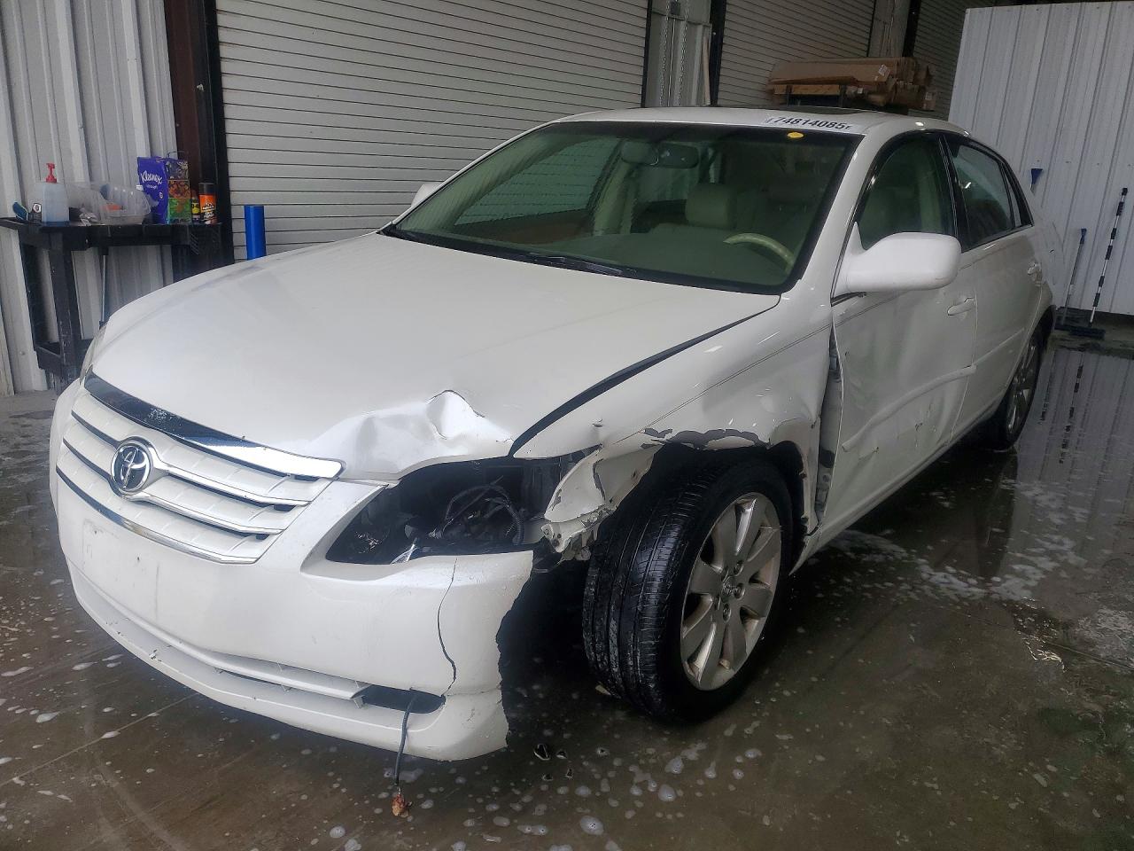 2006 TOYOTA AVALON