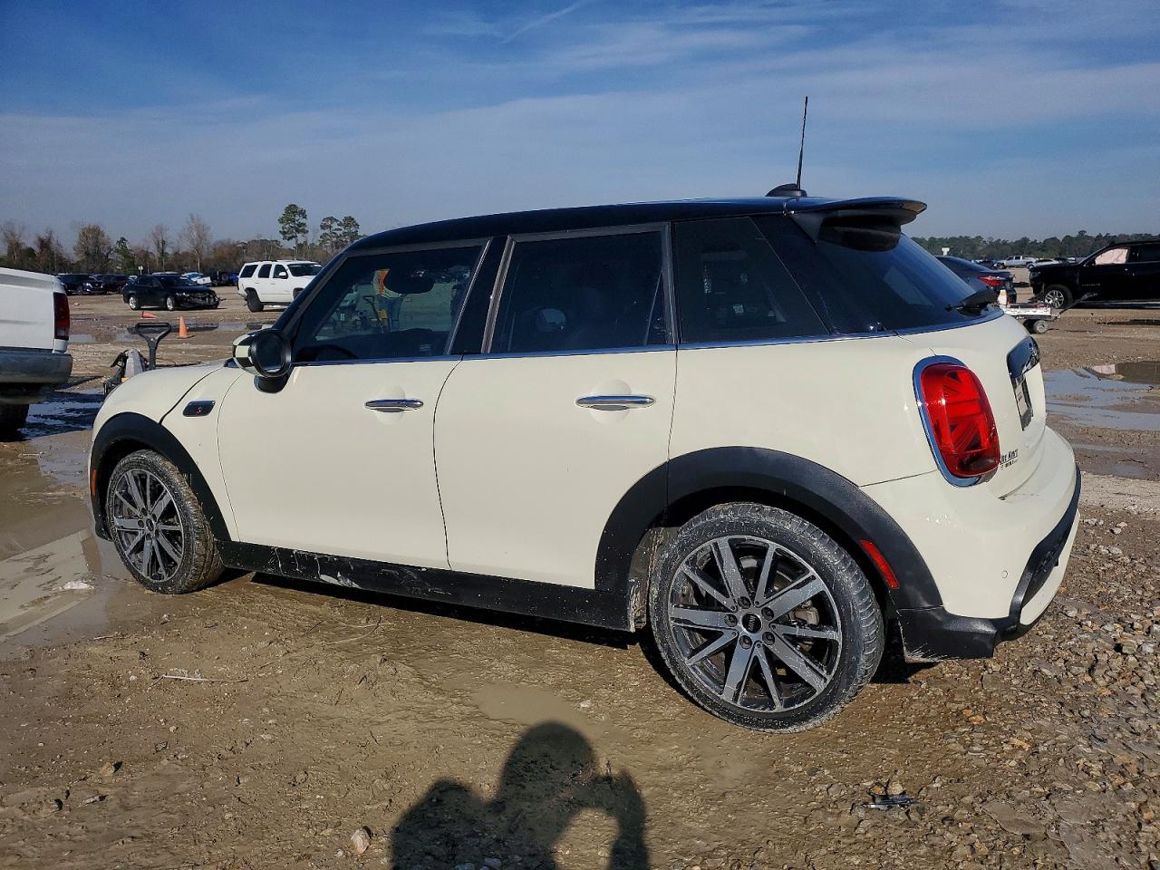 2023 MINI COOPER S photo 3