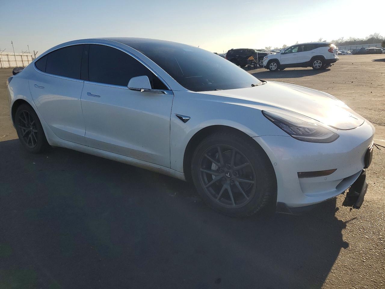 2019 TESLA MODEL 3 photo 4