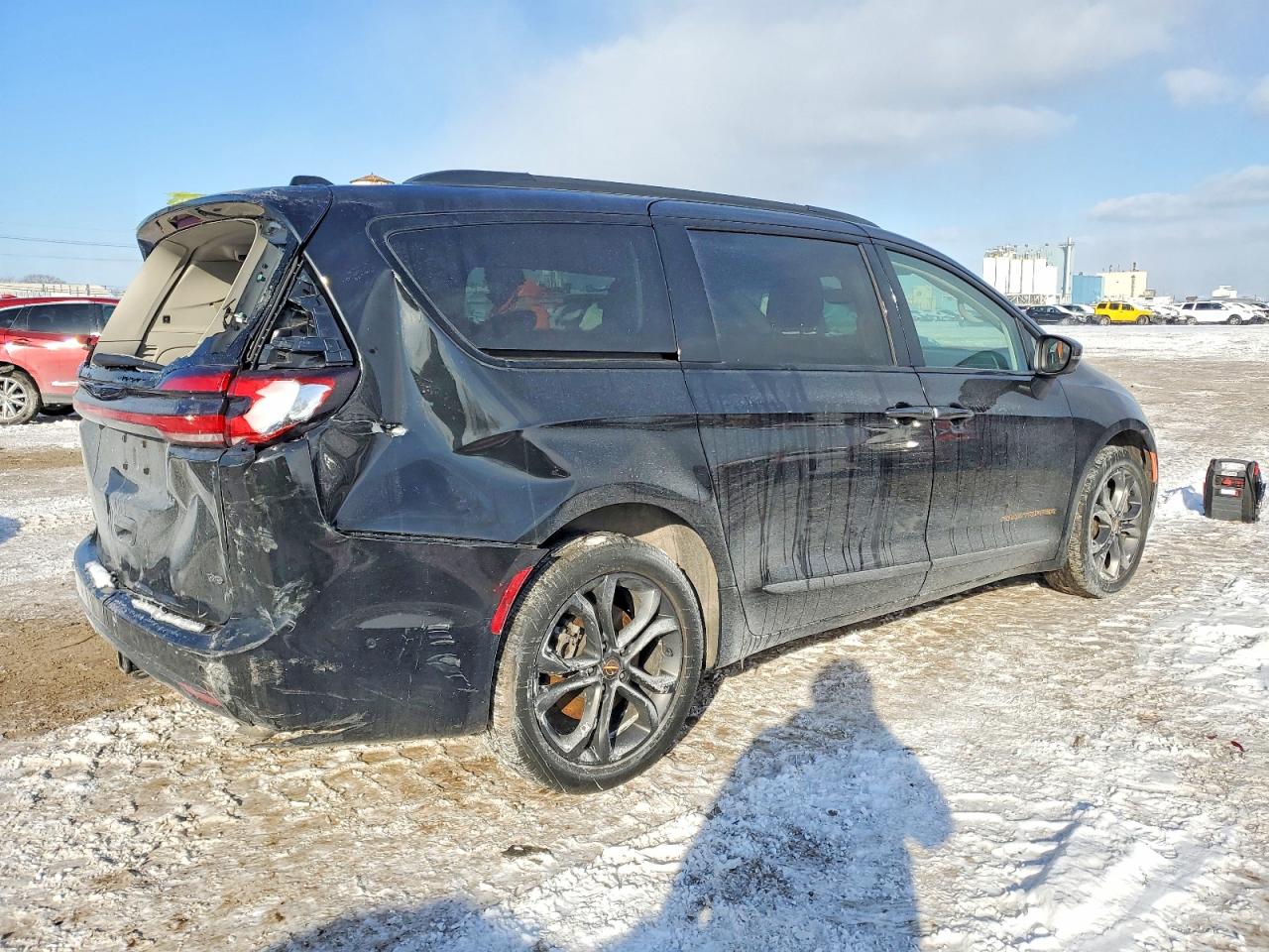 2023 CHRYSLER PACIFICA TOURING L photo 5