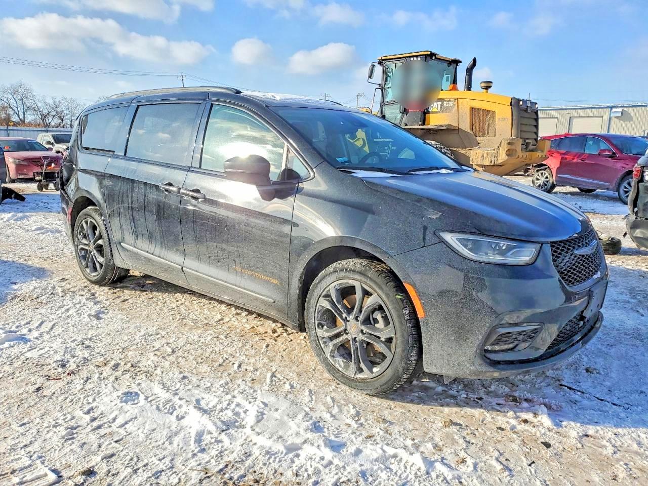 2023 CHRYSLER PACIFICA TOURING L photo 7