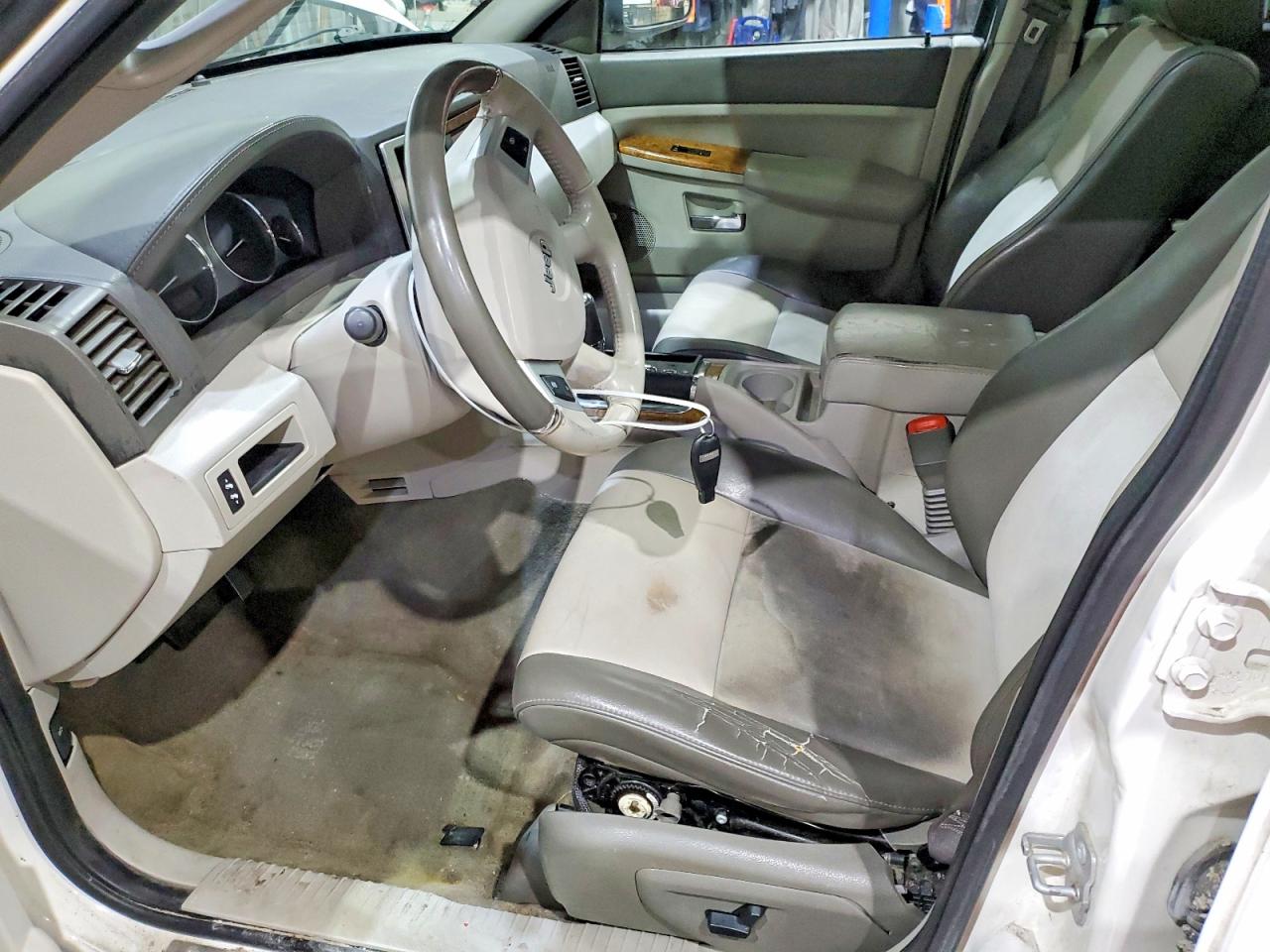 2010 JEEP GRAND CHEROKEE LIMITED photo 7