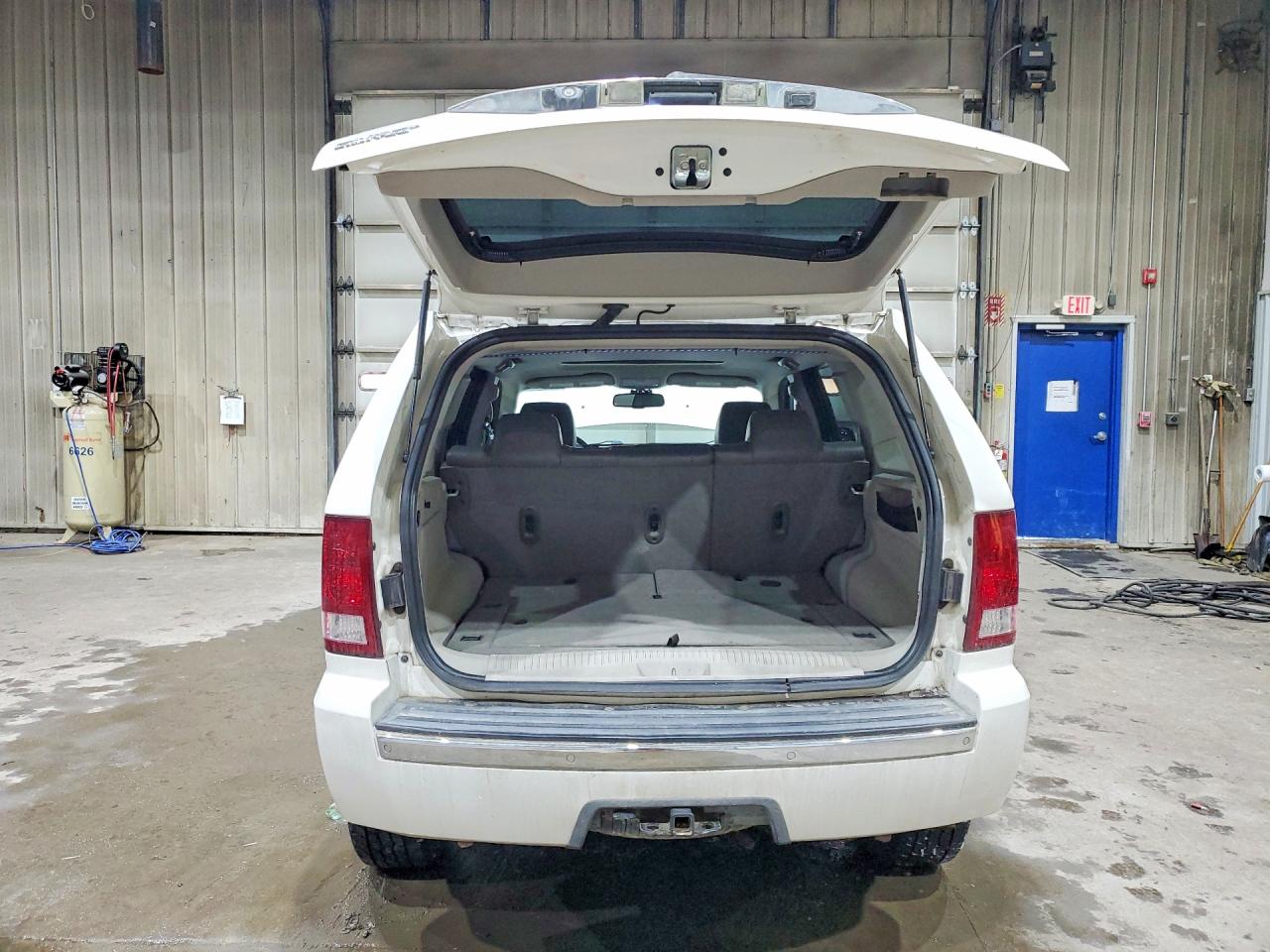 2010 JEEP GRAND CHEROKEE LIMITED photo 6