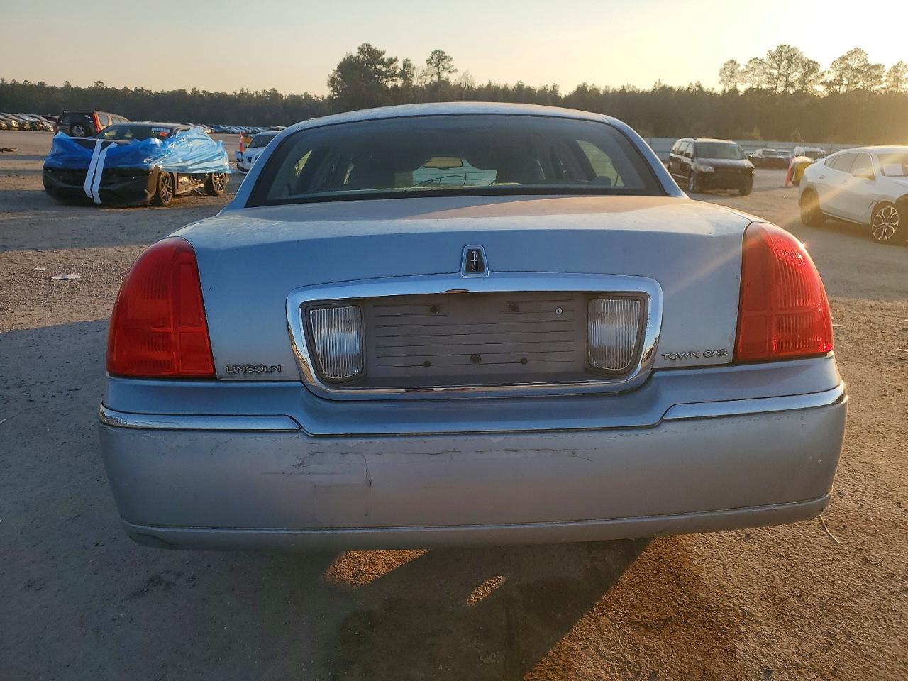 2006 LINCOLN TOWN CAR SIGNATURE photo 16