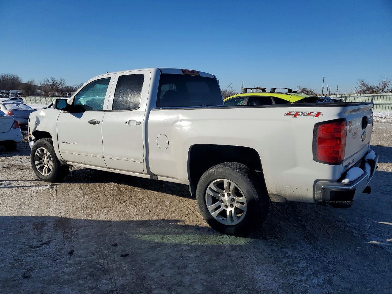 2017 CHEVROLET SILVERADO K1500 LT photo 2
