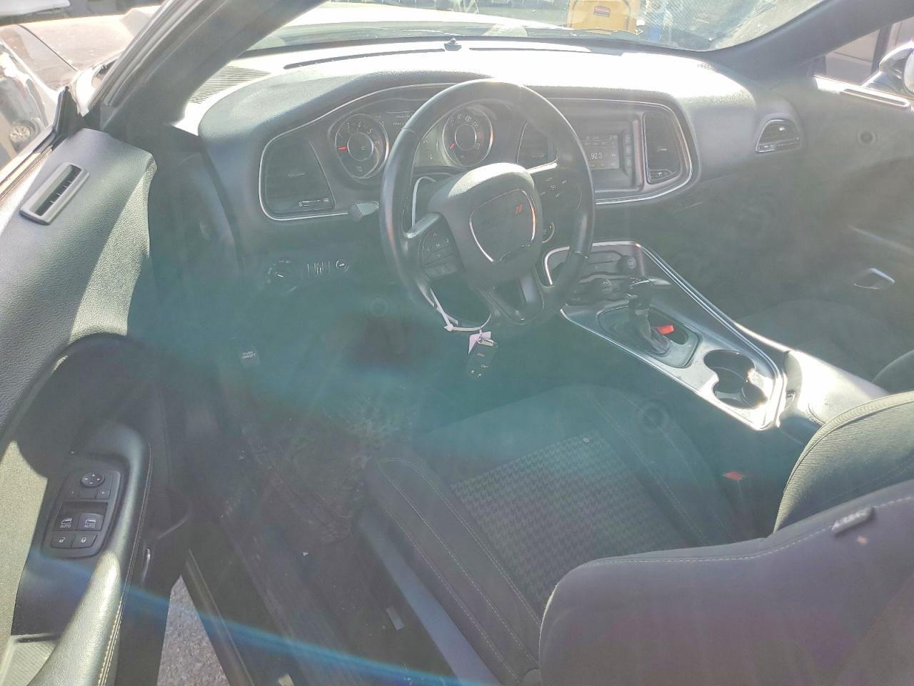 2016 DODGE CHALLENGER SXT photo 8