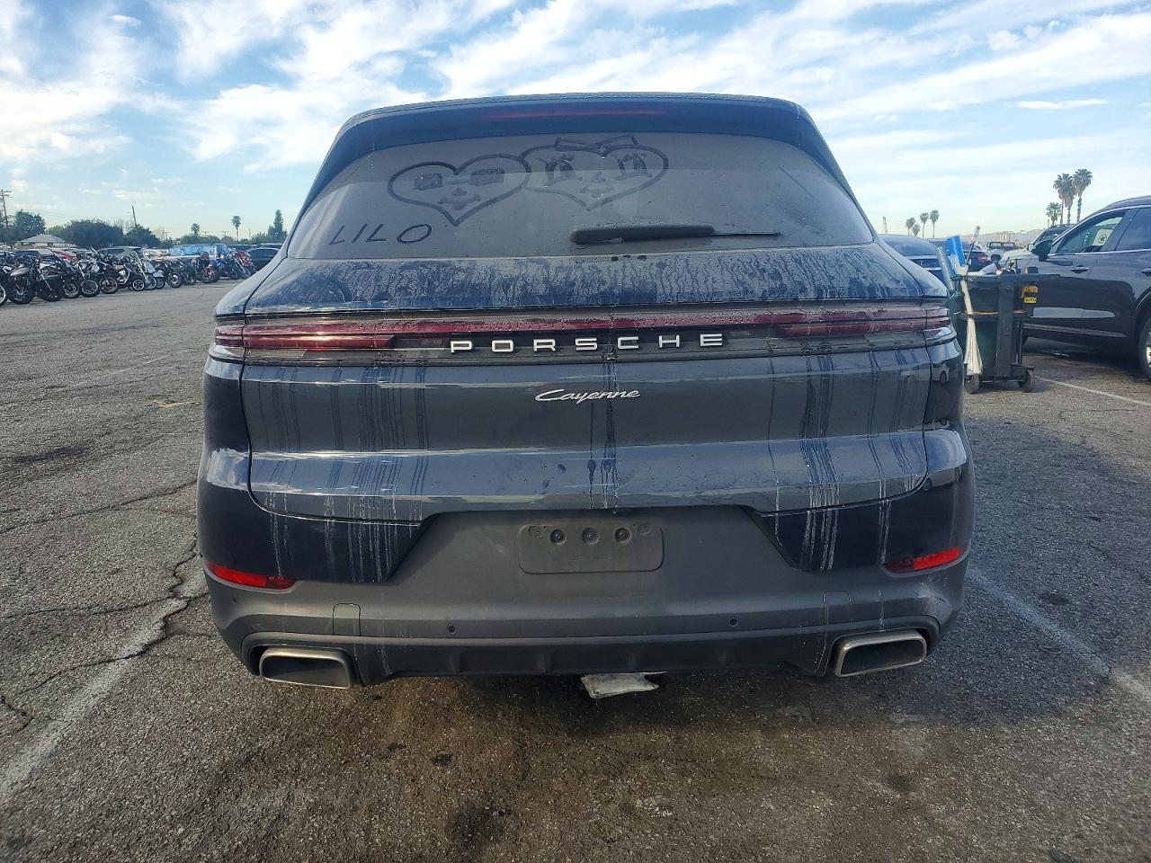 2024 PORSCHE CAYENNE photo 16