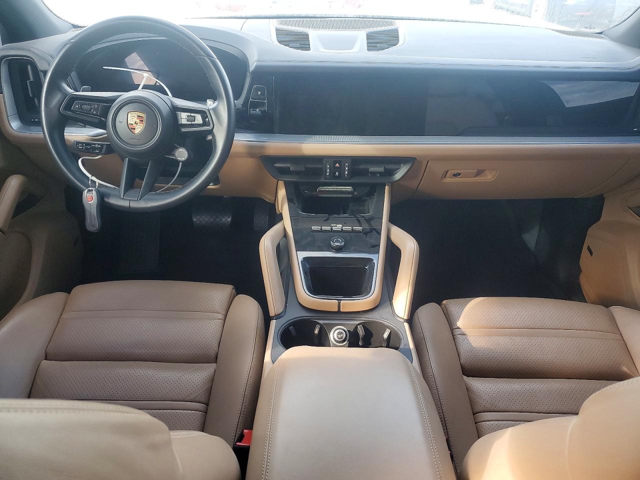 2024 PORSCHE CAYENNE photo 22