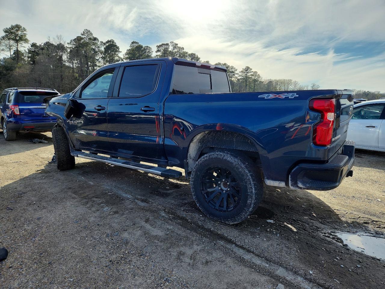 2021 CHEVROLET SILVERADO K1500 RST photo 2