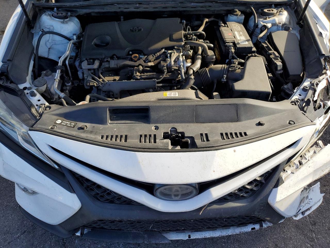 2019 TOYOTA CAMRY SE photo 11