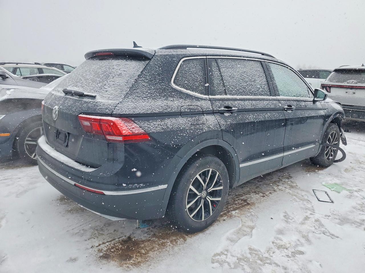 2021 VOLKSWAGEN TIGUAN SE photo 5