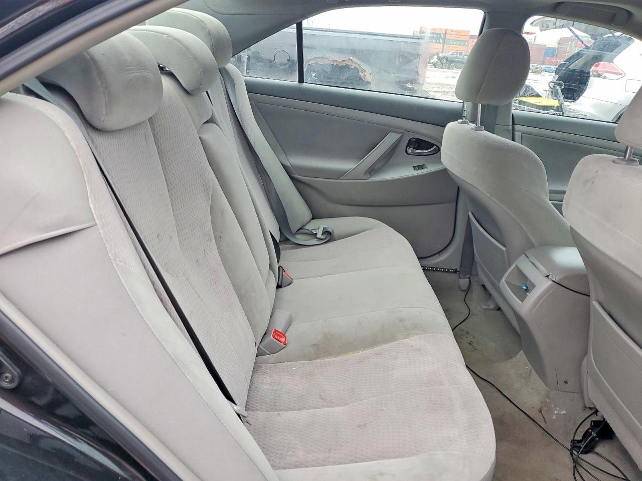 2011 TOYOTA CAMRY photo 19