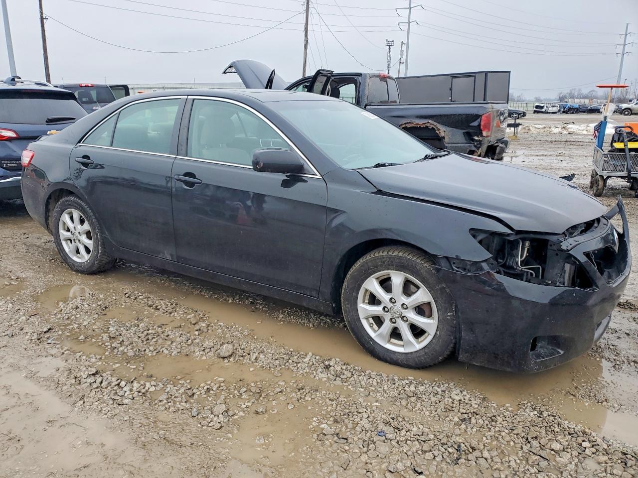 2011 TOYOTA CAMRY photo 7