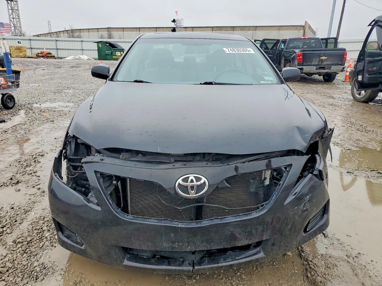 2011 TOYOTA CAMRY photo 9