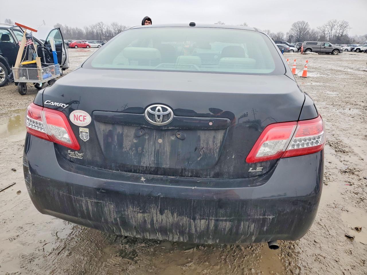 2011 TOYOTA CAMRY photo 11