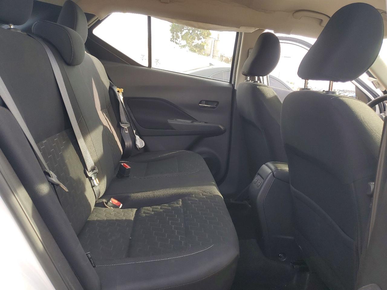 2023 NISSAN KICKS SV photo 11