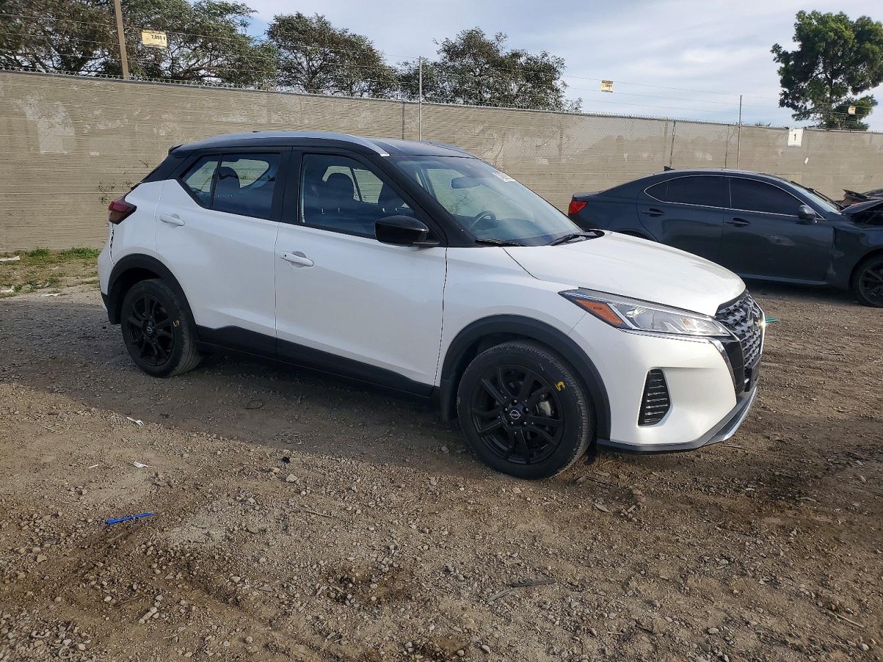 2023 NISSAN KICKS SV photo 4