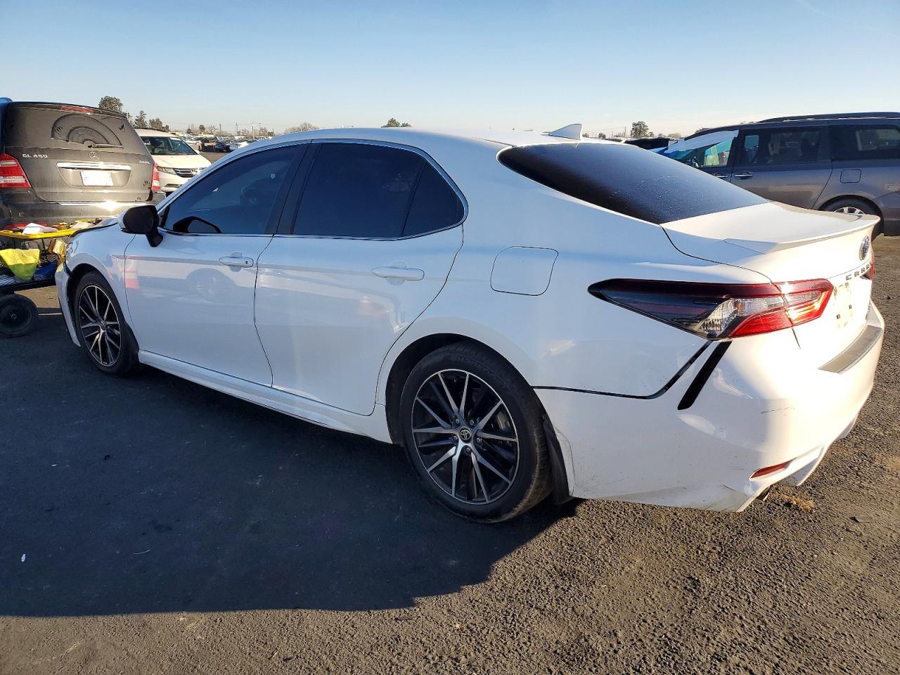 2023 TOYOTA CAMRY photo 2