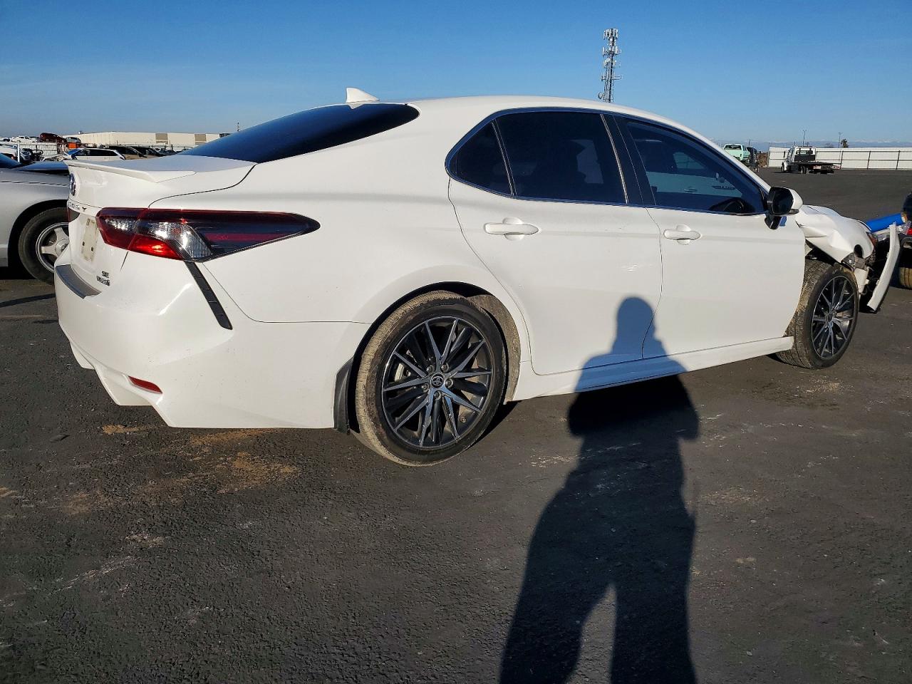 2023 TOYOTA CAMRY photo 3