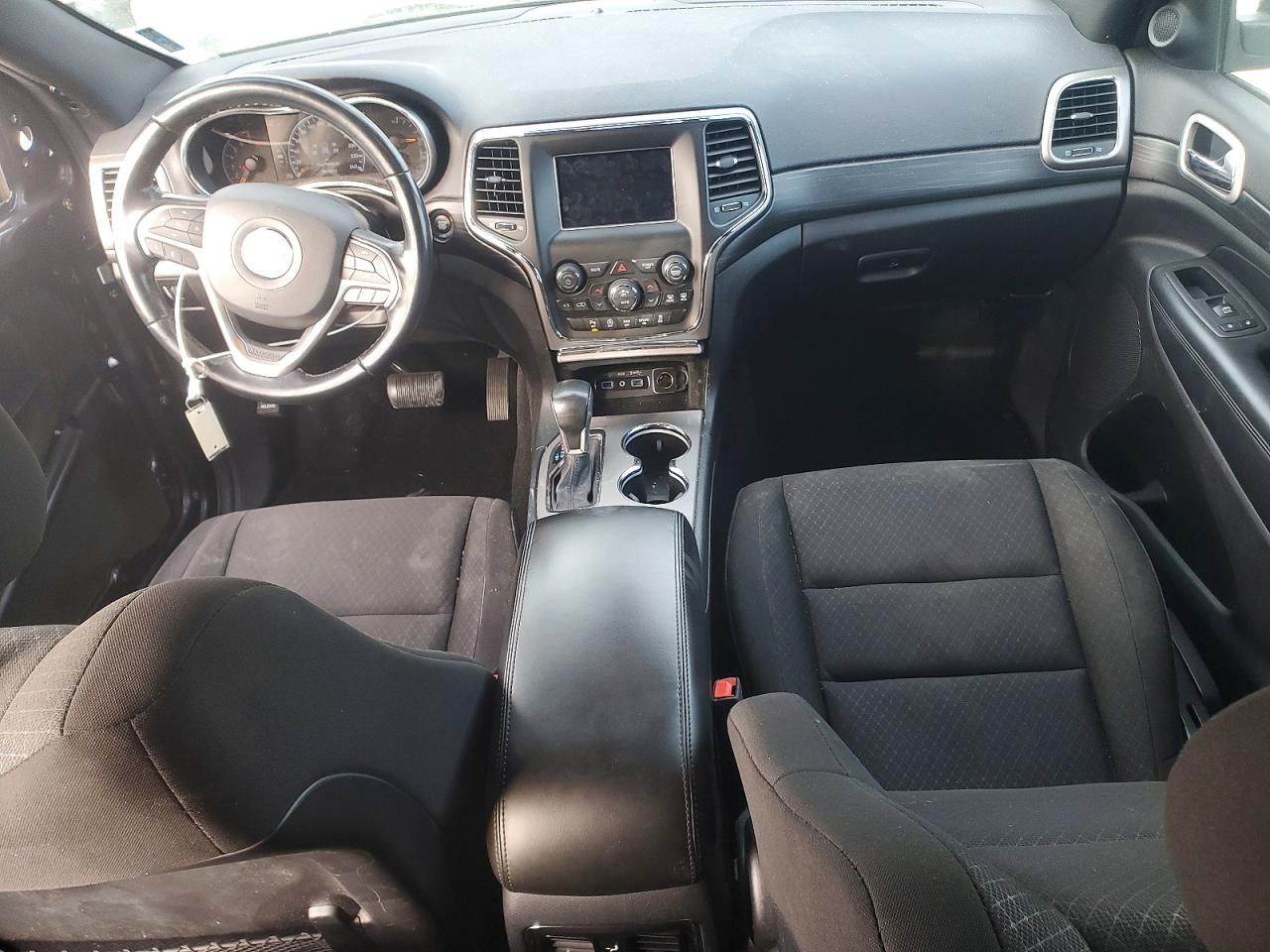 2020 JEEP GRAND CHEROKEE LAREDO photo 8