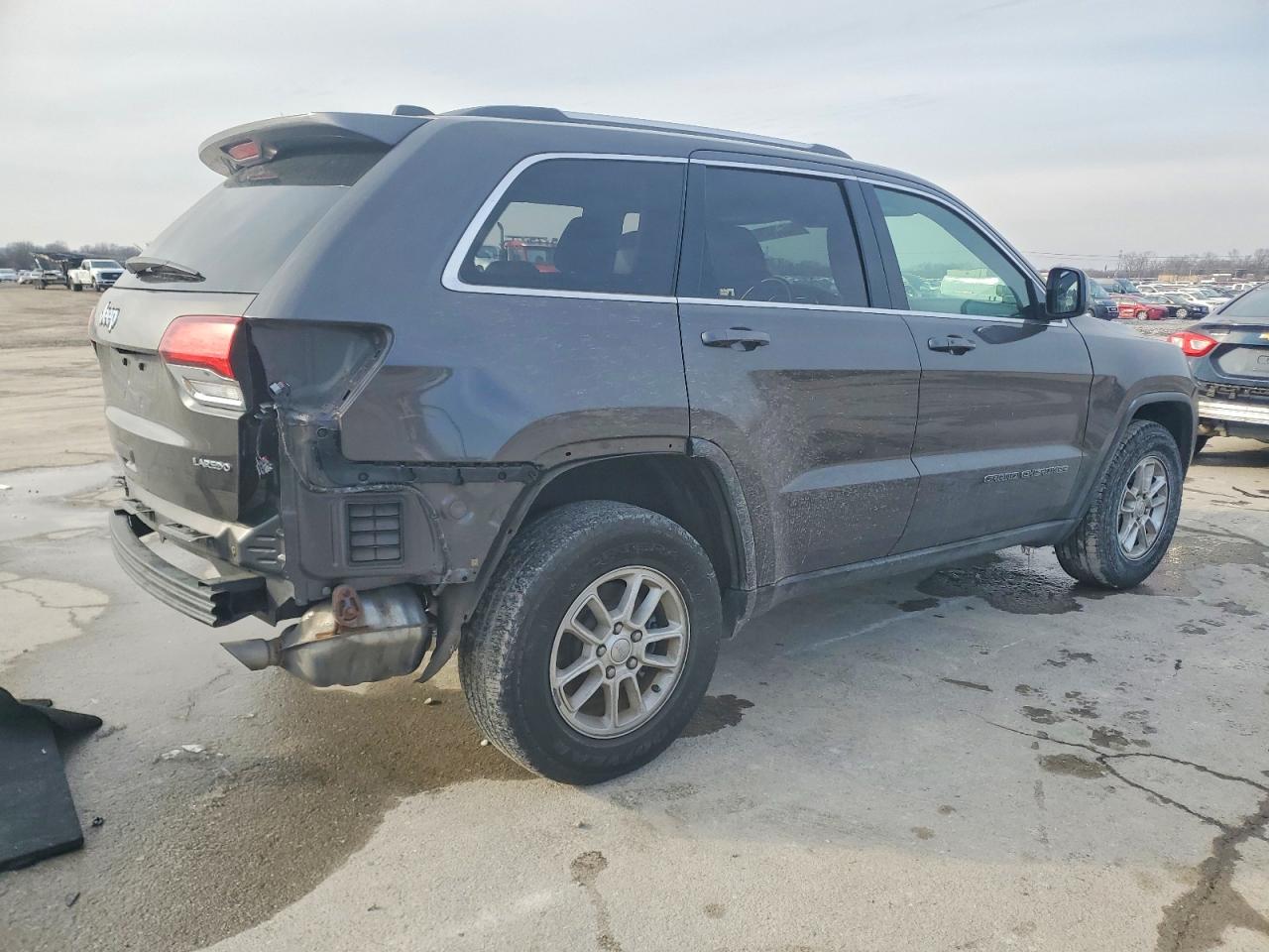 2020 JEEP GRAND CHEROKEE LAREDO photo 3