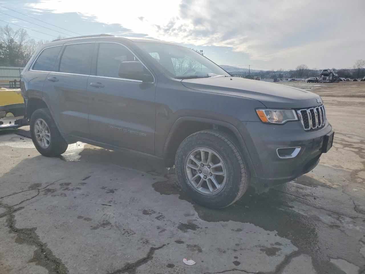 2020 JEEP GRAND CHEROKEE LAREDO photo 4