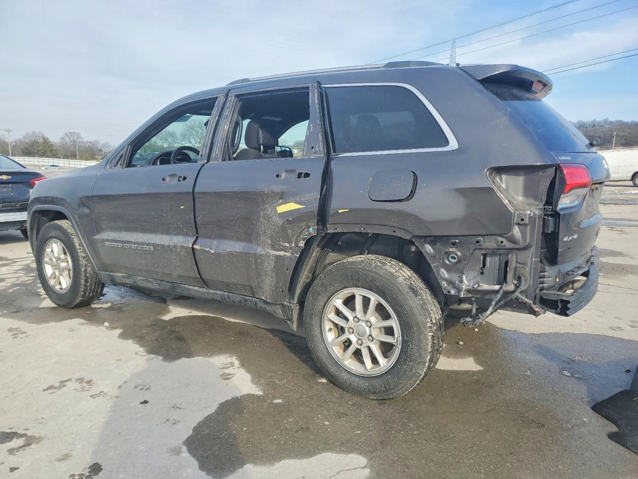 2020 JEEP GRAND CHEROKEE LAREDO photo 2