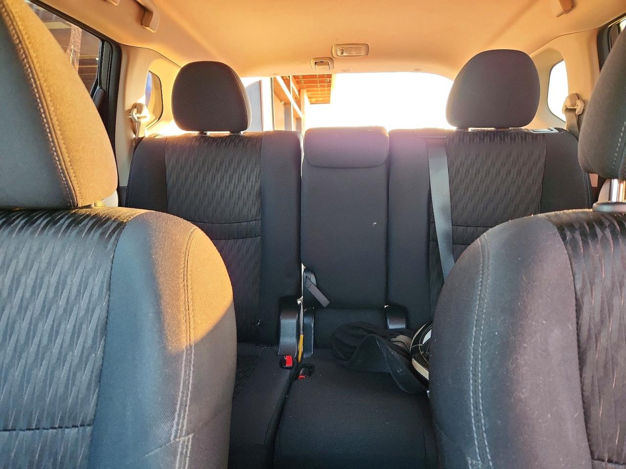 2019 NISSAN ROGUE SV photo 19
