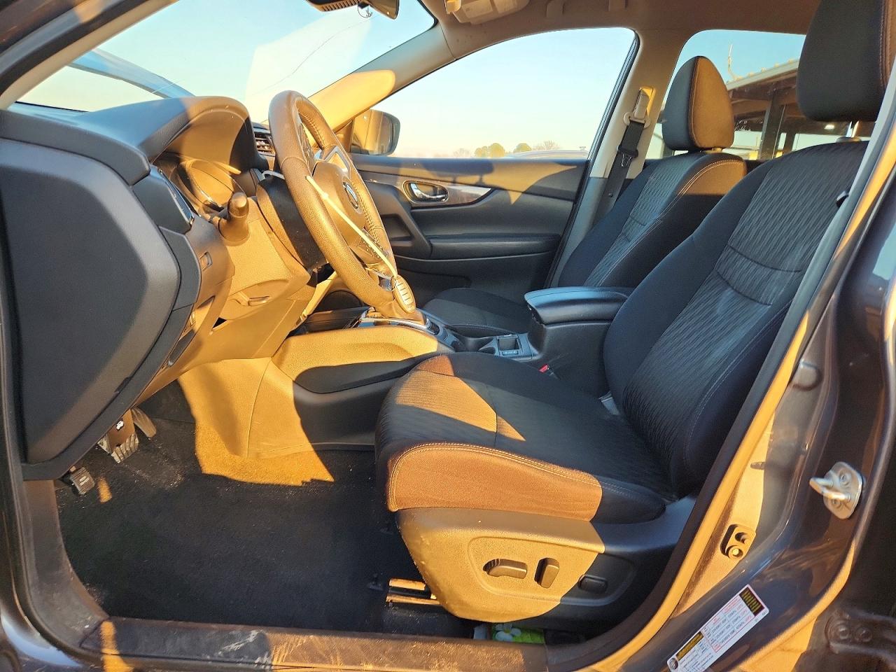 2019 NISSAN ROGUE SV photo 13