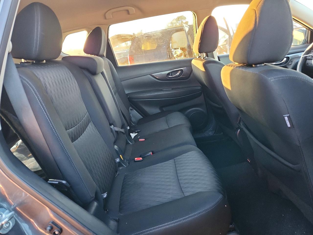 2019 NISSAN ROGUE SV photo 21