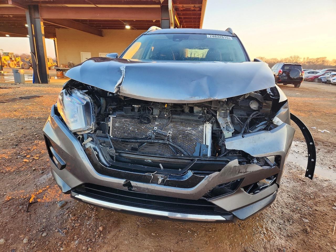2019 NISSAN ROGUE SV photo 9