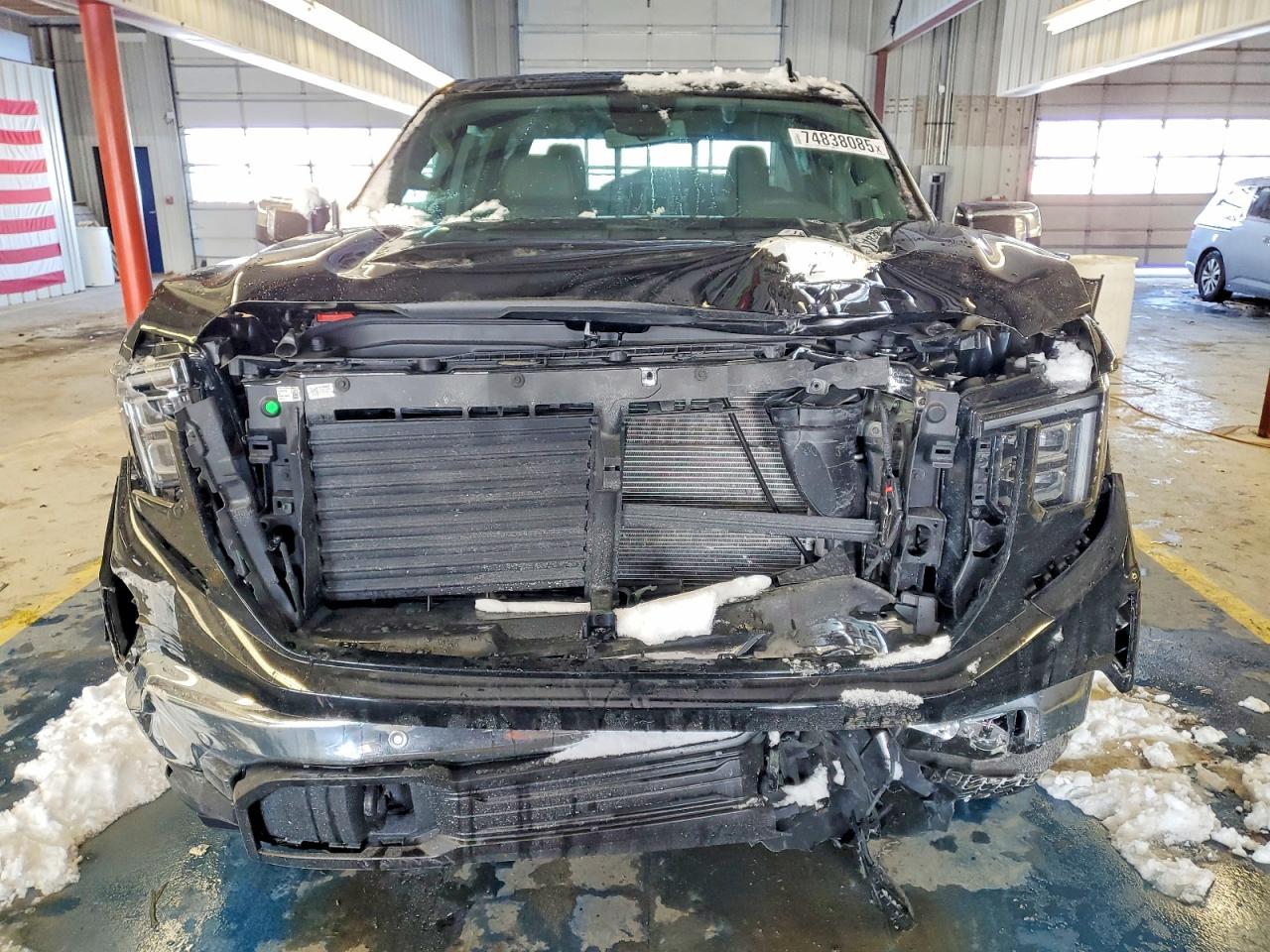 2025 GMC SIERRA K1500 SLT photo 9