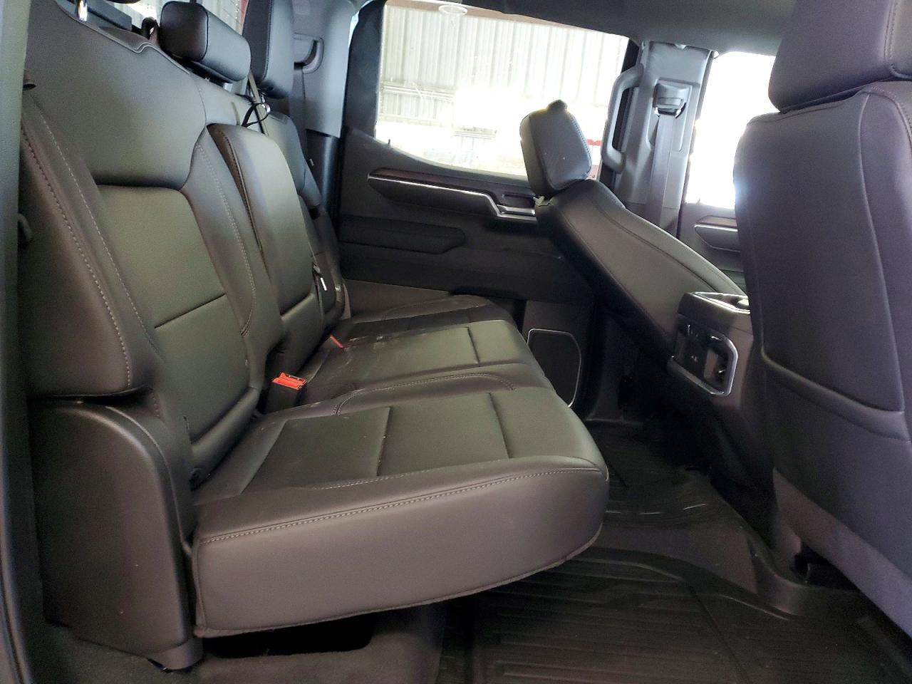 2025 GMC SIERRA K1500 SLT photo 19