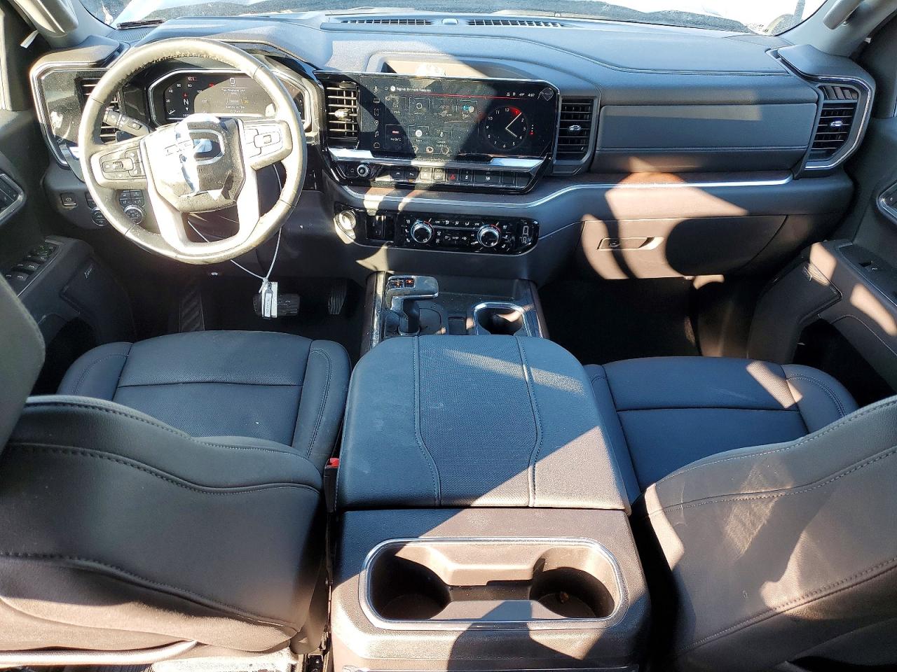 2025 GMC SIERRA K1500 SLT photo 15