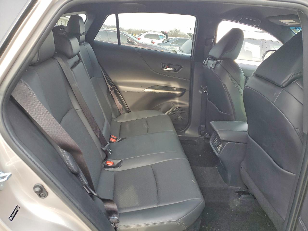 2021 TOYOTA VENZA LE photo 21
