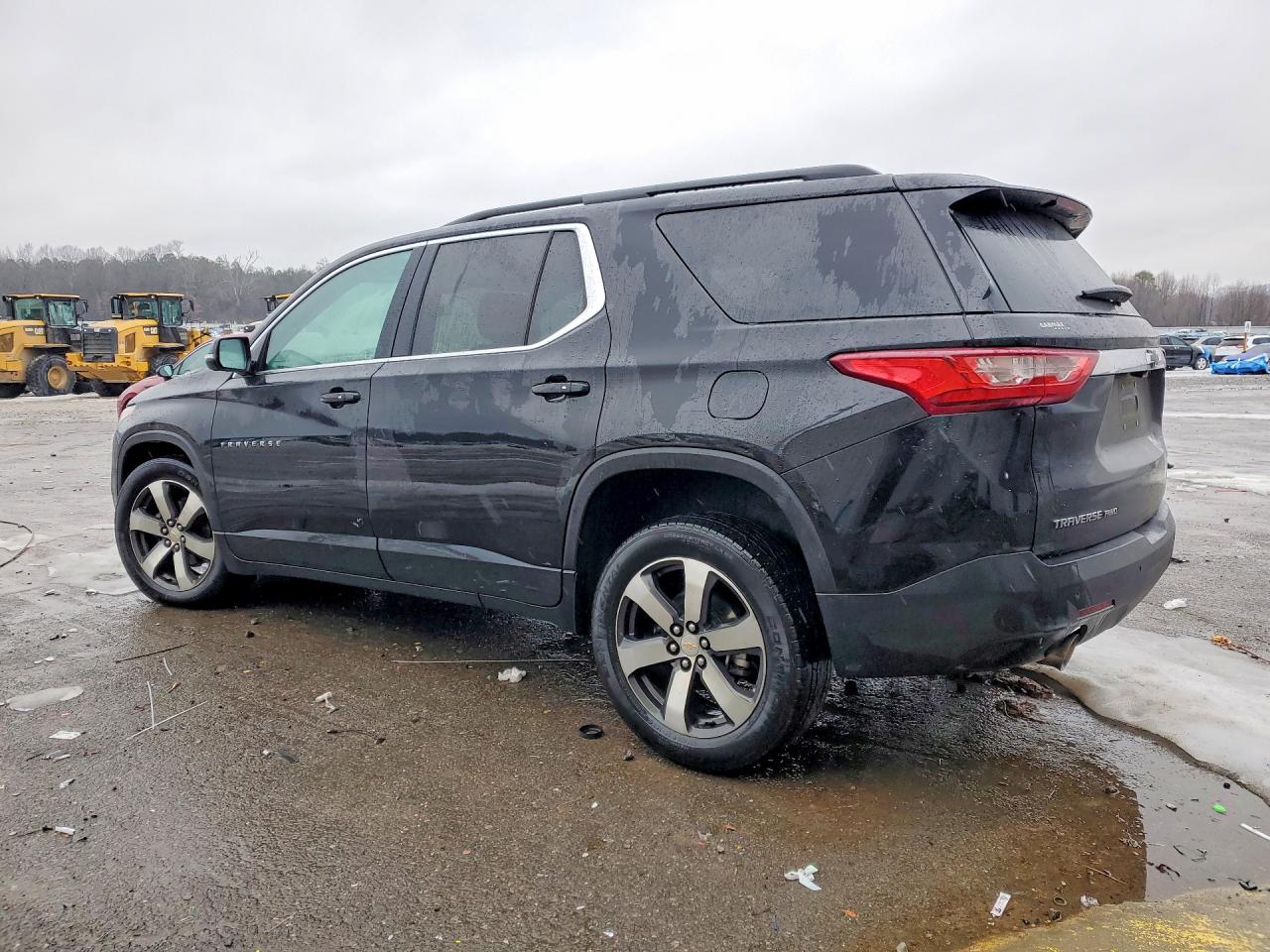 2020 CHEVROLET TRAVERSE LT photo 4