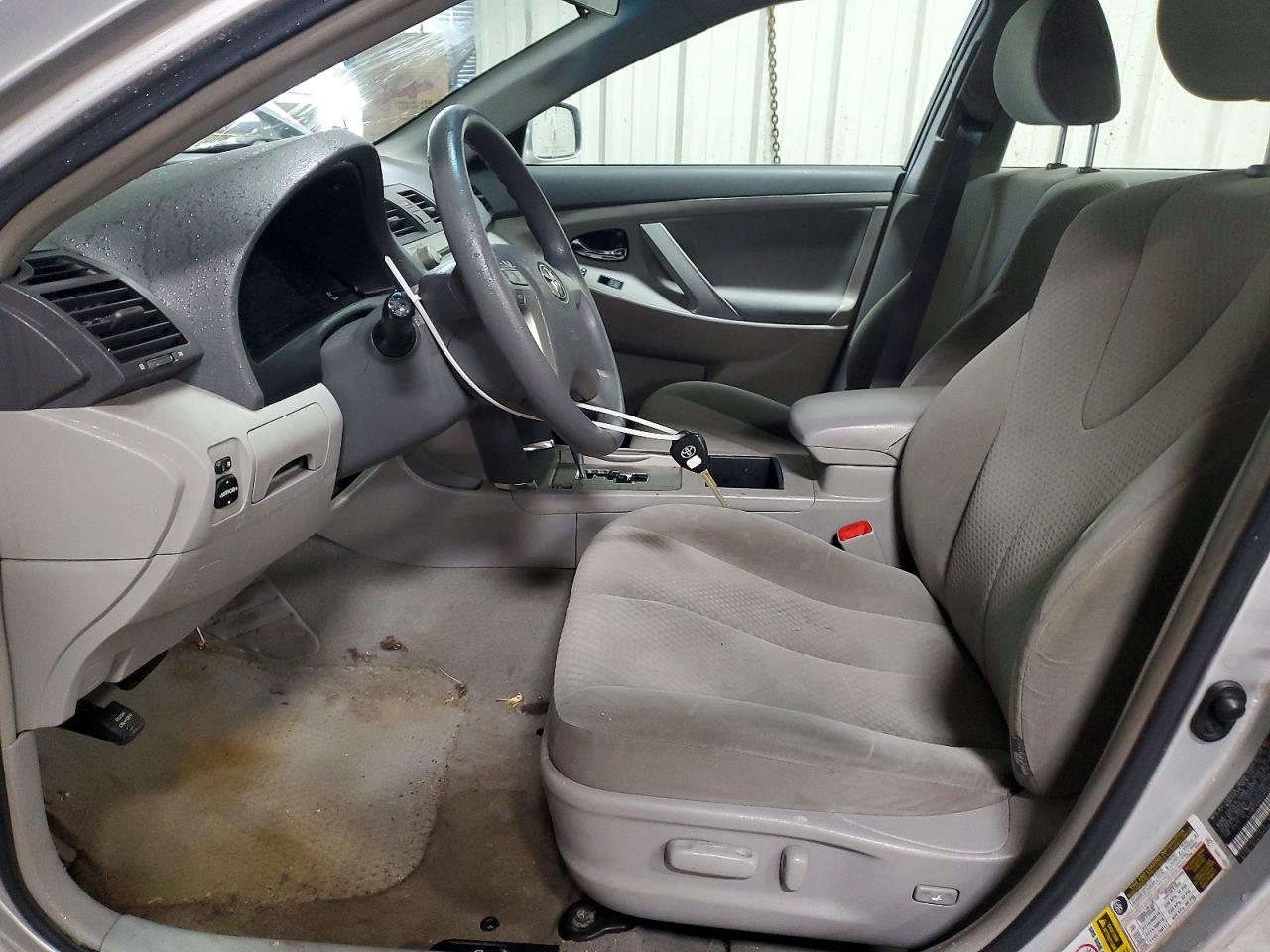 2009 TOYOTA CAMRY LE photo 19