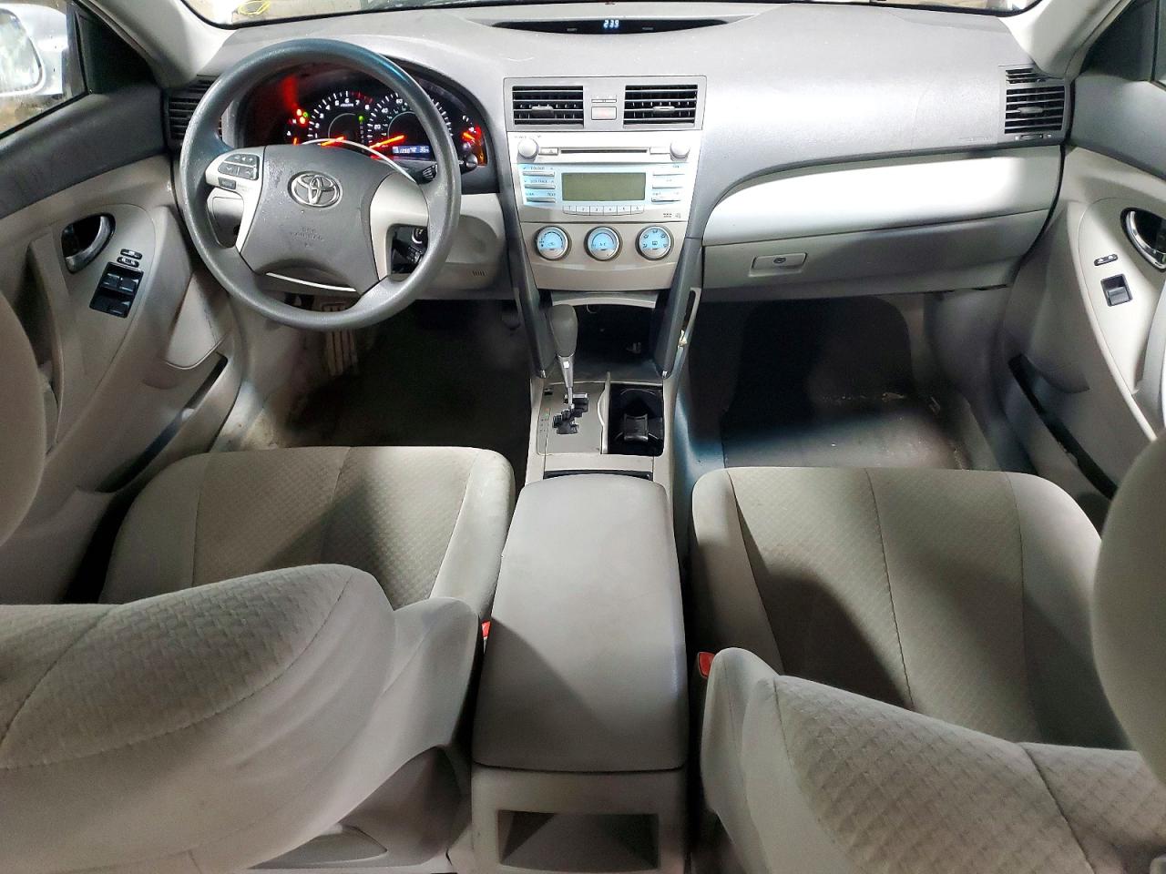 2009 TOYOTA CAMRY LE photo 22