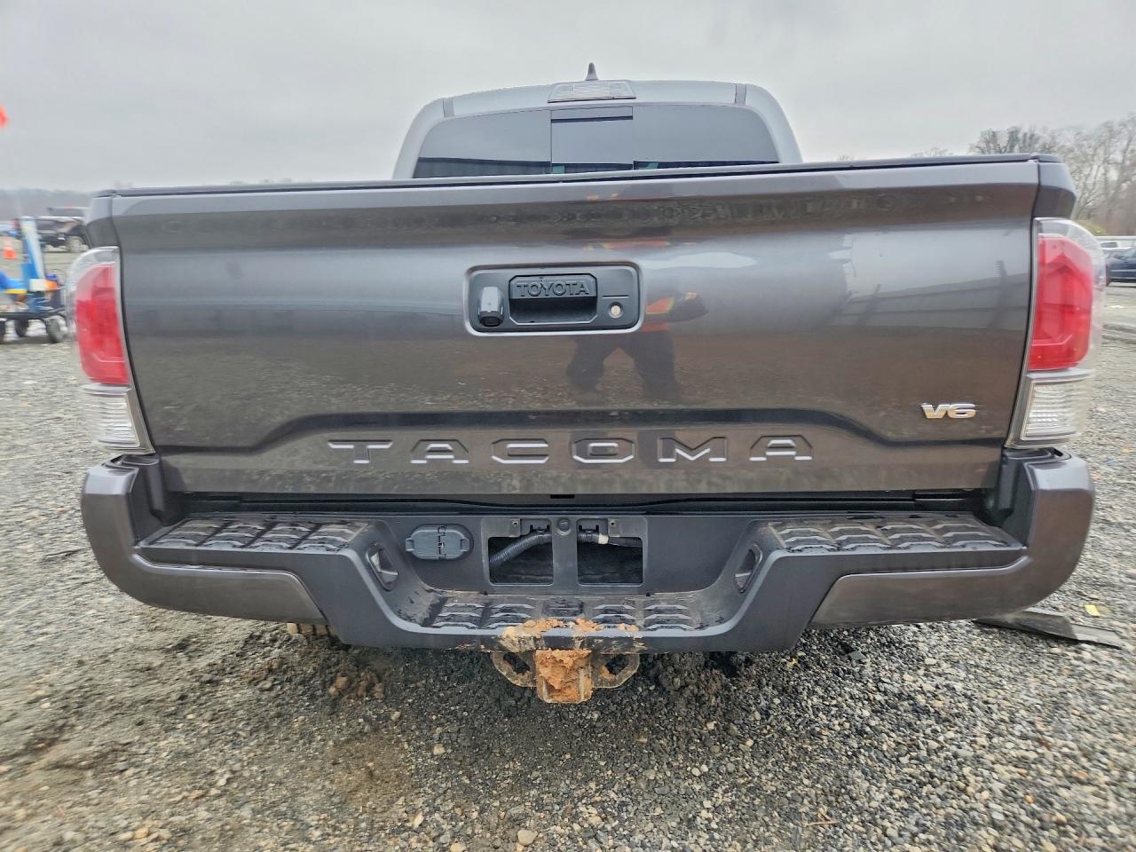 2021 TOYOTA TACOMA photo 11