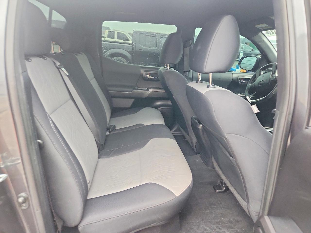 2021 TOYOTA TACOMA photo 19