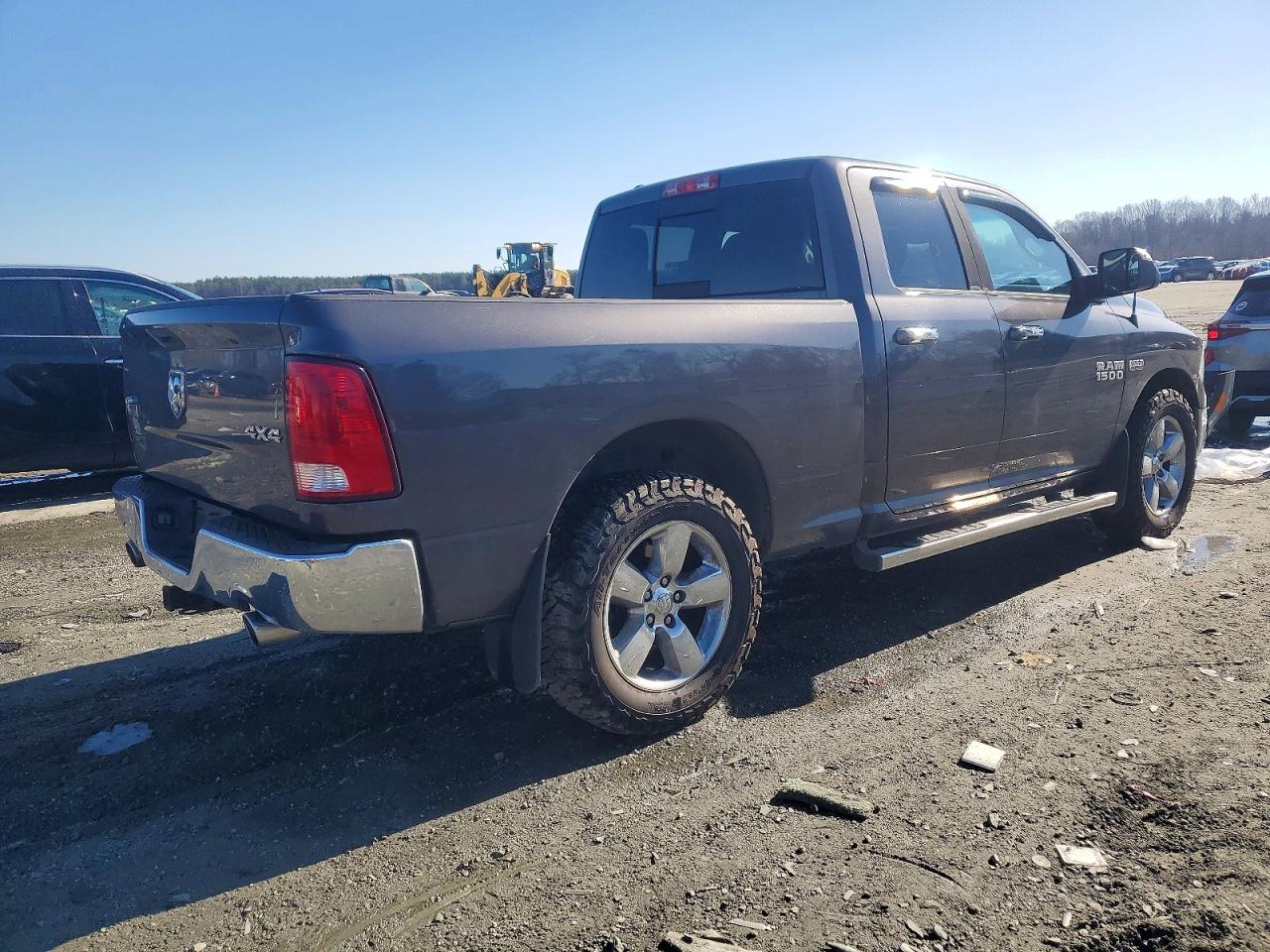 2015 RAM 1500 SLT photo 5