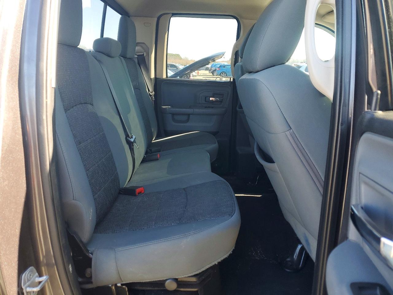 2015 RAM 1500 SLT photo 19