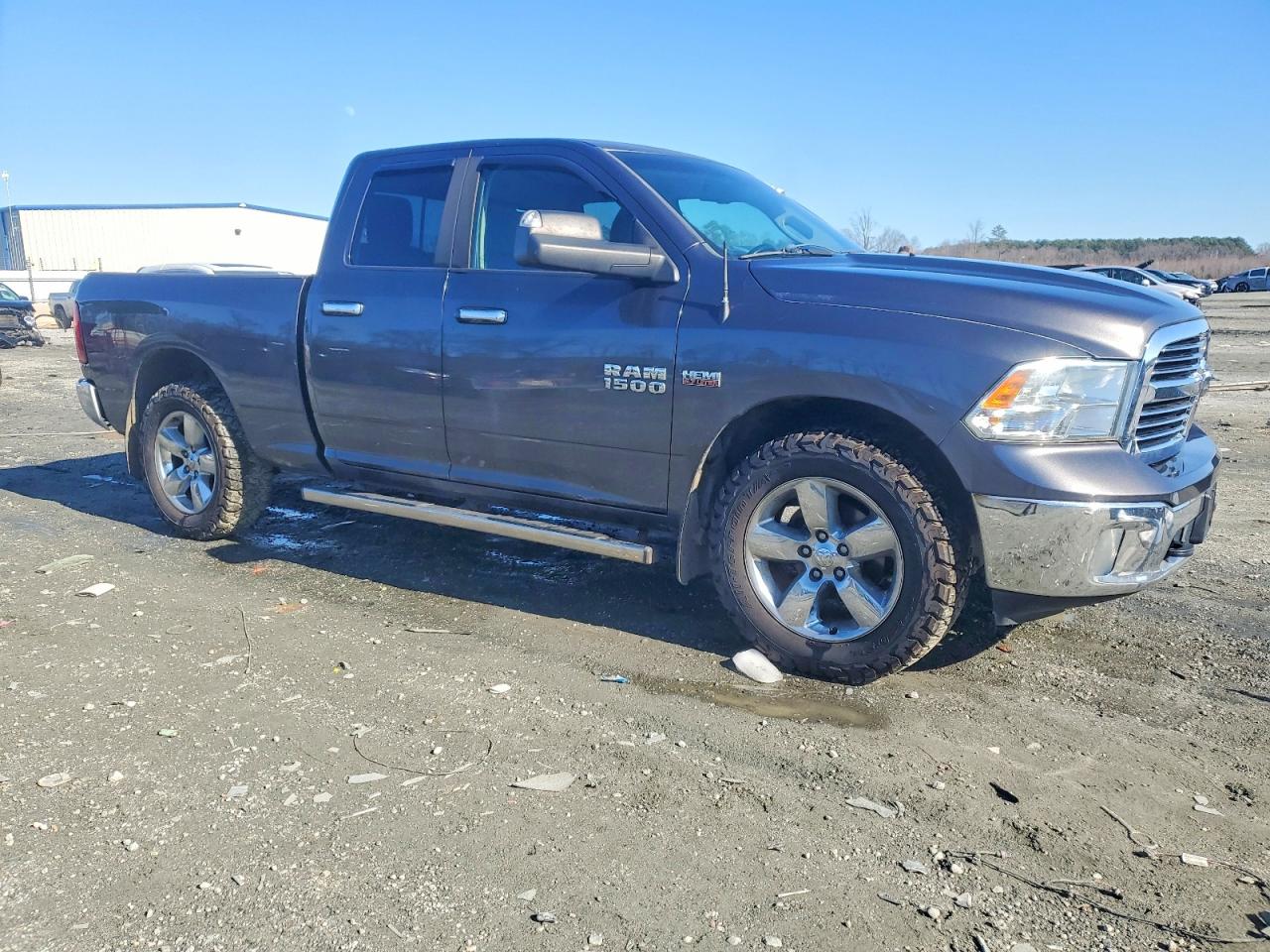 2015 RAM 1500 SLT photo 7