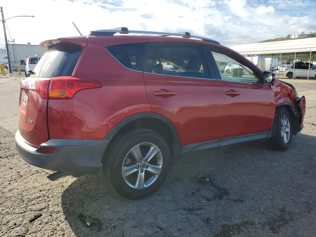 2015 TOYOTA RAV4 XLE photo 3