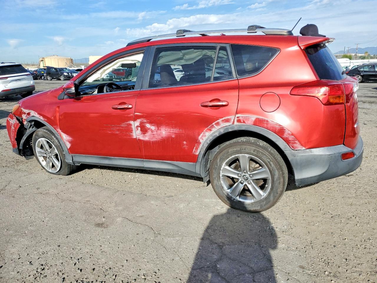 2015 TOYOTA RAV4 XLE photo 2
