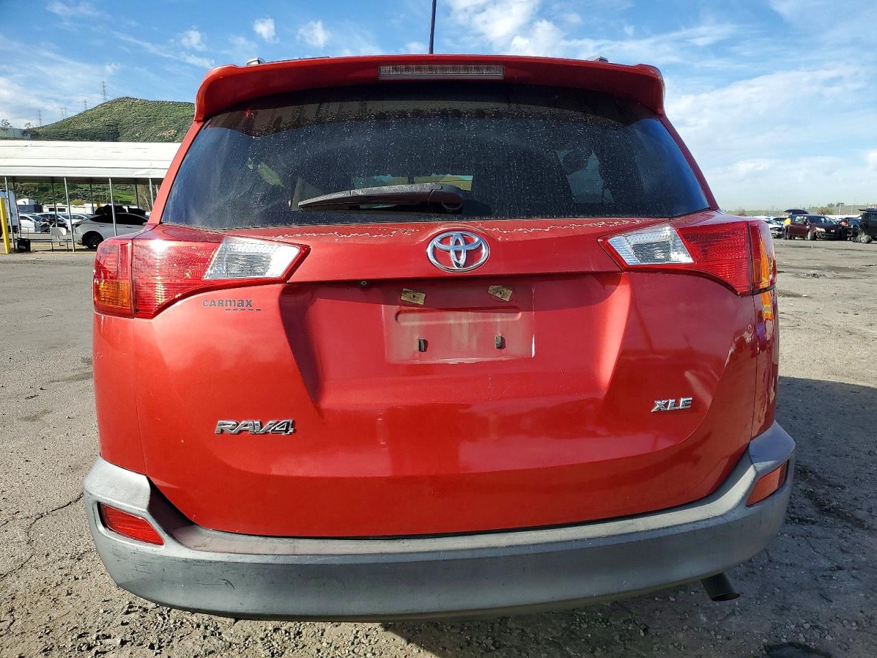 2015 TOYOTA RAV4 XLE photo 6